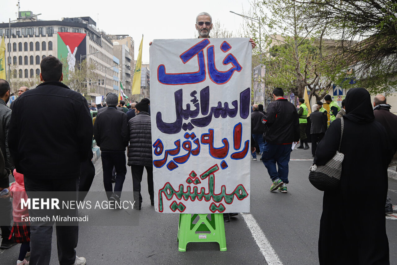خروش مردم روزه‌دار قصرشیرین در روز جهانی قدس