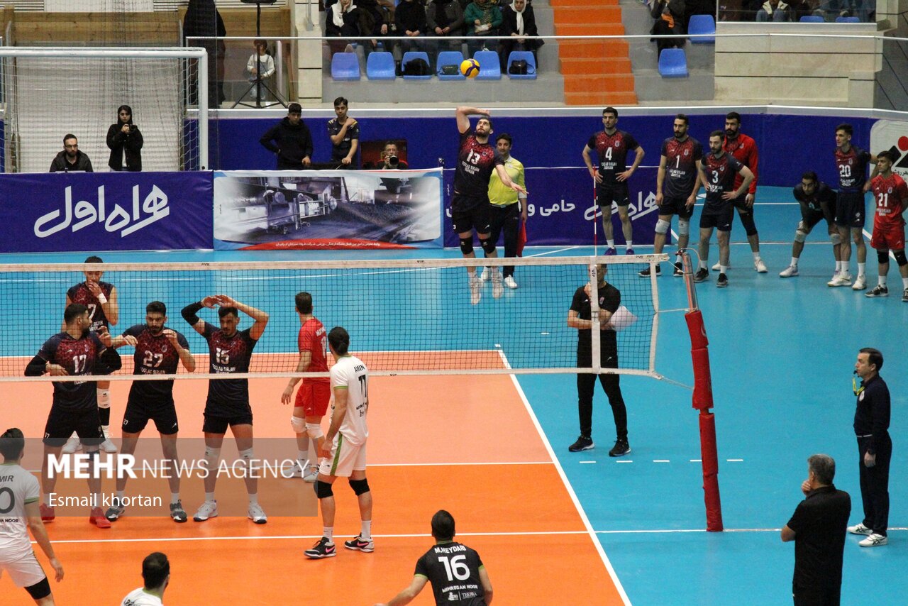 فولادی‌ها با شکست شهرداری ارومیه در یک قدمی فینال لیگ برتر والیبال
