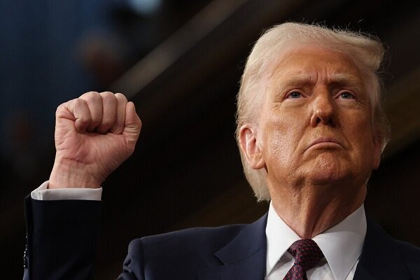 گفتگوی ترامپ با نخست وزیر کانادا در بحبوحه جنگ تجاری