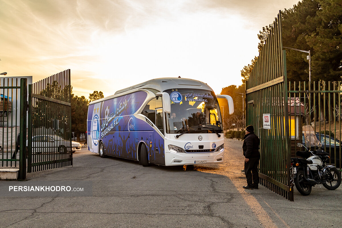 معرفی اتوبوس جدید باشگاه استقلال (+عکس، مشخصات و قیمت)