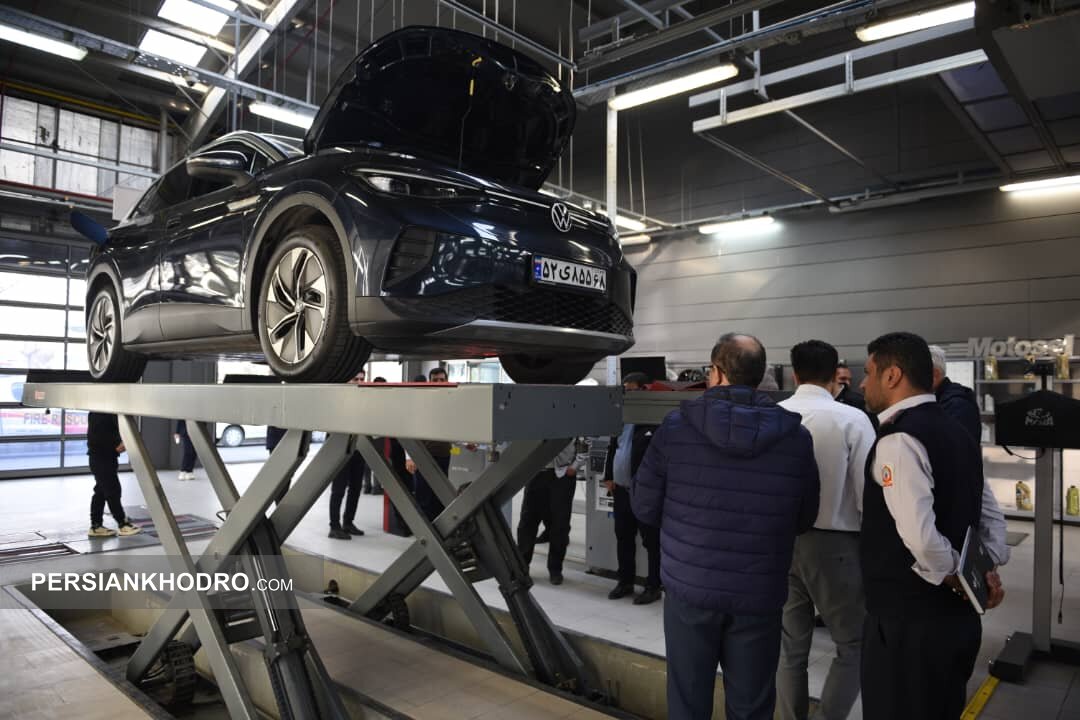 نماینده خودروساز آلمانی برای سازمان آتش نشانی کلاس خودرو برقی گذاشت (+عکس)