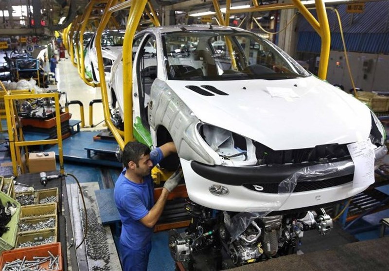 خودروسازان ایرانی 7سال با چالش‌های متعدد دست وپنجه نرم کردند