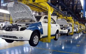 بدون اصلاح قیمت‌گذاری و آزادسازی بازار، خودروسازی نفس آخر را می‌کشد!