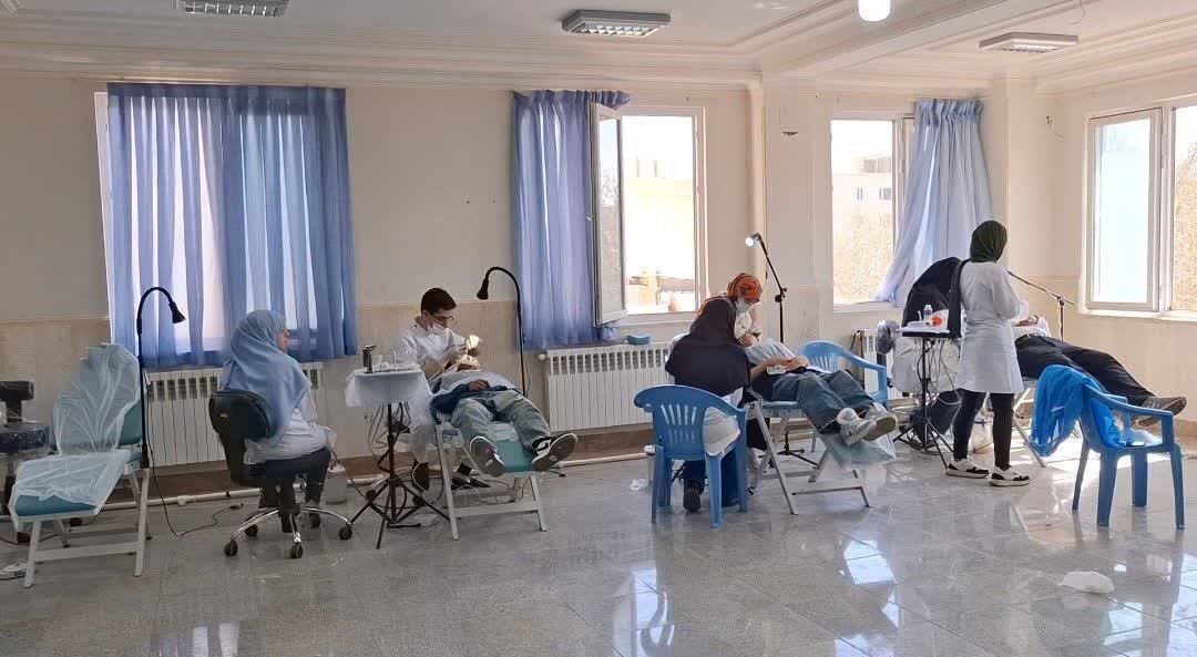 ارائه بیش از هزار خدمت دندان‌پزشکی رایگان در محلات