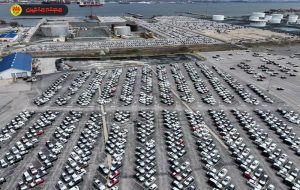 ترامپ تعرفه‌های قطعات خودرو را کاهش می‌دهد