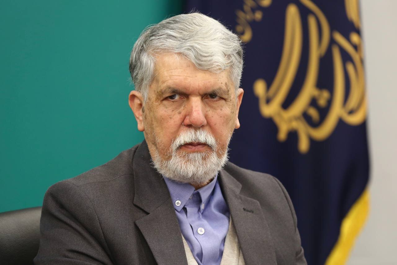 فرهنگ و هنر می‌تواند ایران را از تله‌ انزوای هیاهوسالاران نجات بخشد