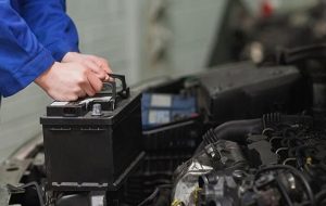 تعویض باتری ماشین در محل تهران + (نکات مهم تعویض باطری خودرو)