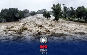 لحظه گرفتار شدن یک خودرو در سیل دیروز روستای قشلاق ارومیه