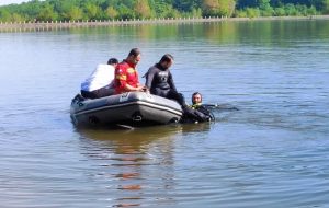 تلاش غواصان برای یافتن نوجوان غرق‌شده در کانال آب لاله دشت کوچصفهان