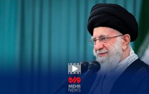 توصیه رهبر انقلاب به استانداران: با مردم گرم بگیرید