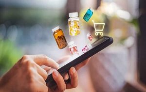 تقابل داروخانه‌ها و کسب‌وکارهای آنلاین؛ جنگ برای کنترل بازار دارو!