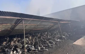 کارخانه تولید موتورسیکلت در مشهد دچار حریق شد