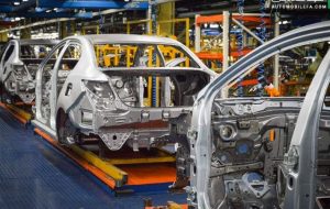 کمبود ارز چگونه خودروسازان و قطعه‌سازان را به چالش می‌کشد؟