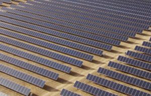 احداث مزرعه خورشیدی در قبال واردات خودرو برقی