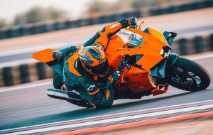 سوپربایک «کی‌تی‌ام» چه ویژگی‌های خاصی دارد؟