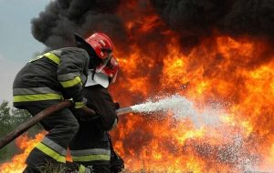 آتش‌سوزی در اسکله بندر دیر مهار شد