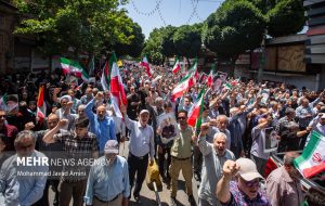 تجمع مردم قزوین در محکومیت حمله رژیم صهیونیستی به ایران