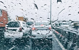 بارش باران و مه‌گرفتگی در گردنه های خراسان شمالی