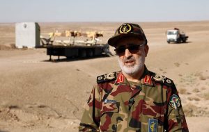 پیکر شهید شادمانی در کنار شهید حسین همدانی آرام می‌گیرد