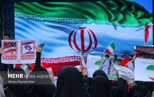 وفاداری مردم رشت به مدافعان امنیت؛ قدردان تلاش ها هستیم