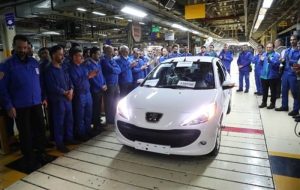 نماد ایران خودرو پس از 45 روز توقف امروز بازگشایی می‌شود