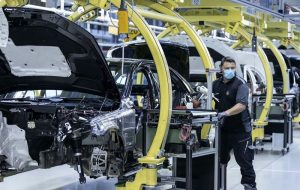 رقم عجیب بدهی جاری دو خودروساز بزرگ اعلام شد