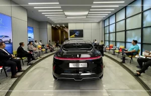 وقتی فناوری نیاز به توضیح دارد؛ کلاس آموزشی اوتار 11 گروه بهمن در ایران‌ مال