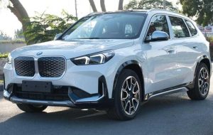 از ویترین نمایش تا دل شهر؛ ب‌ ام‌ و IX1 خیابان‌های ایران را برق می‌اندازد