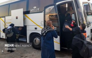جابجایی ۴ هزار نفر از مرز مهران با ناوگان اتوبوسی