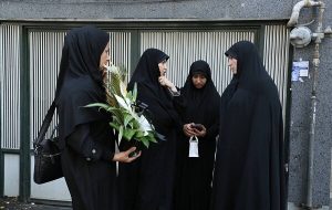 دیدار با خانواده شهیده صادق زاده