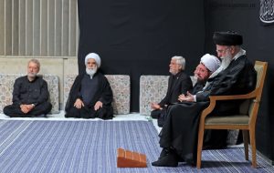 تصاویری از حضور رهبر انقلاب در مراسم عزاداری شب عاشورای حسینی