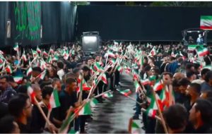 آیین «شاه حسین» گویان همراه با پرچم ایران در ارومیه برگزار شد