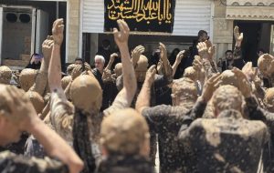 جلوه ای از خاکی تریین آیین عزاداری عاشورا در بیجار گروس