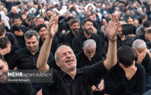 مقتل‌خوانی روز عاشورا در حرم مطهر امام رضا(ع)