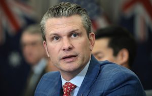 وزیر دفاع آمریکا به تماس‌های مقامات اوکراین اهمیتی نمی‌دهد