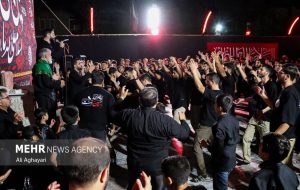 تصاویری از عزاداری دسته های زنجیرزنی مردم ارومیه