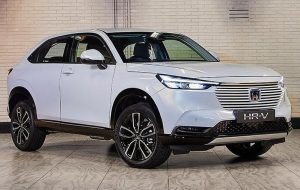 بازار خودرو همچنان در شوک شرایط اقتصادی