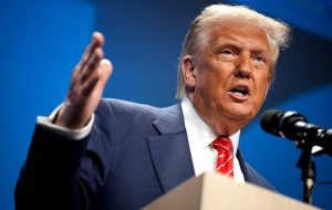 شکایت ترامپ از وال استریت ژورنال و درخواست ۱۰ میلیارد دلار غرامت