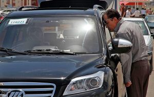 بازار خودرو در رکود؛ چرا خریداران دست از خرید کشیدند؟