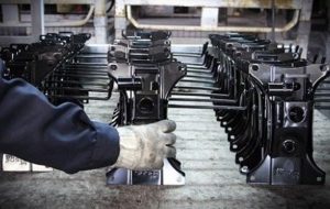 قطعه‌سازان از ظرفیت‌های قانونی برای مقابله با قیمت‌گذاری دستوری استفاده کنند