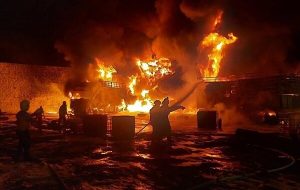 مردم سوریه بسته‌های نظامیان صهیونیست را به آتش کشیدند