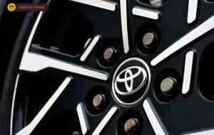 تویوتا در صدر فروش جهانی: چرا استراتژی هیبریدی جواب داد؟