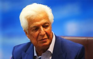 دولت باید ناکارآمدی قیمت‌گذاری دستوری خودرو را بپذیرد