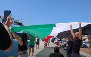 ادامه مخالفت یونانی‌ها با ورود گردشگران صهیونیست+ فیلم