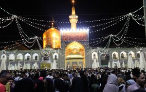 شکوه میلاد نبوی زیر گنبد طلای امام رضا(ع)