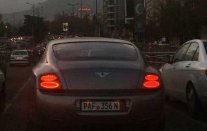 چرا برخی خودروهای لوکس با پلاک خارجی در ایران تردد می‌کنند؟