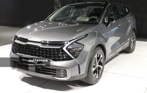 حذف سهمیه بنزین یارانه‌ای خودروها وارداتی ۱۳۰۰ سی‌سی به بالا