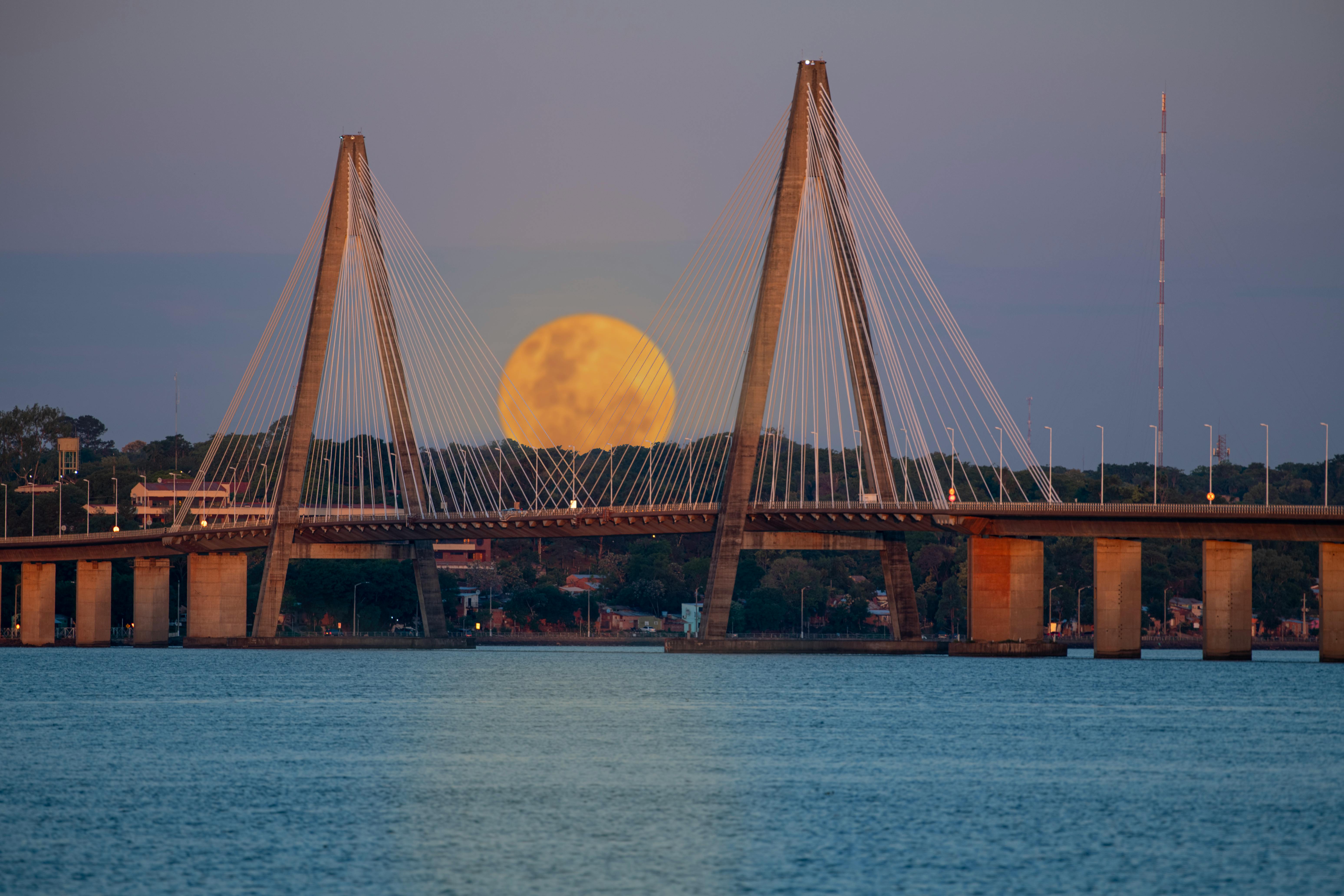 DLL 劫持与内联挂钩实战：破除 CF 2.0 Item 限制