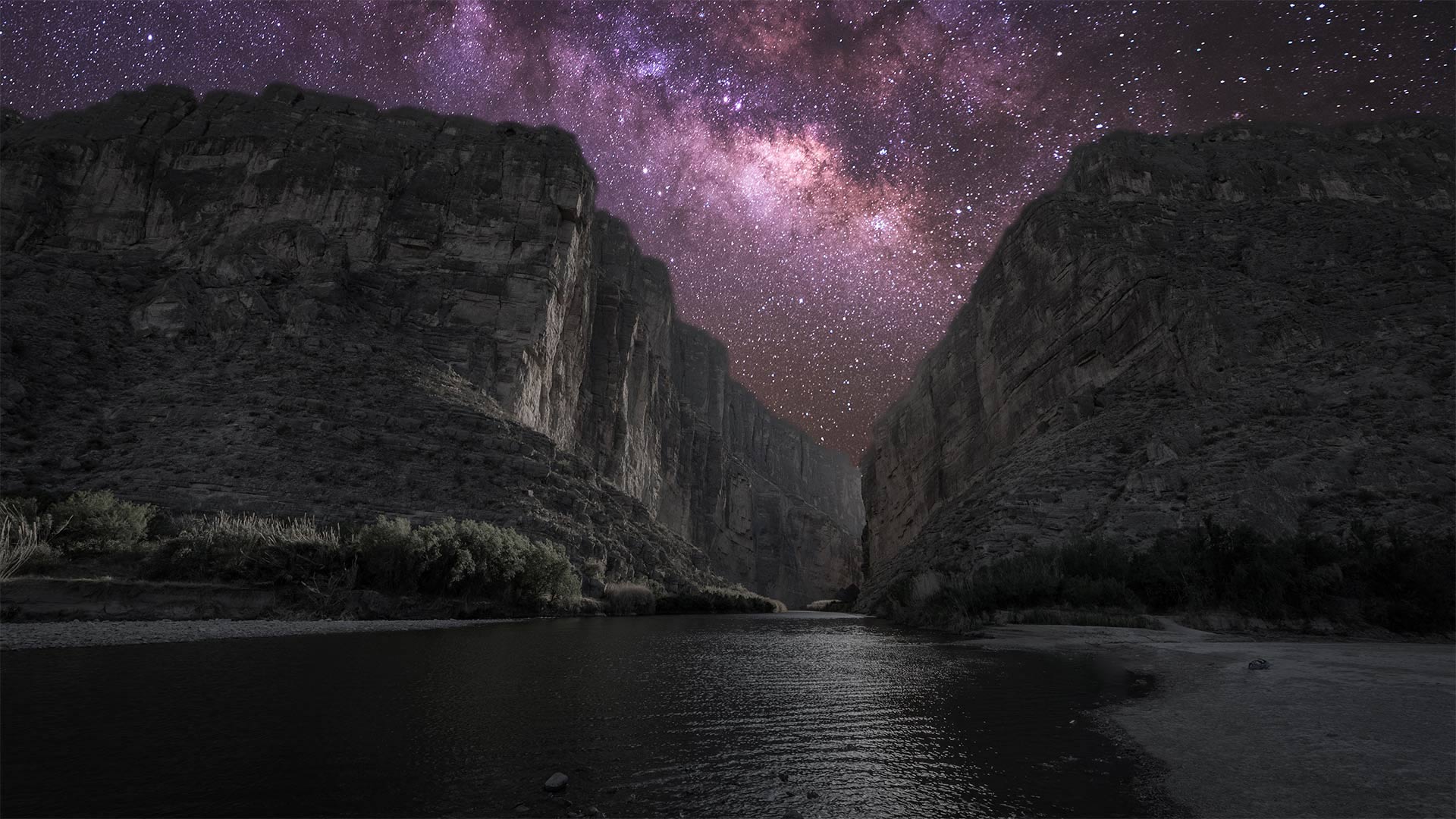 Santa Elena Canyon under the Milky Way in Big Bend National Park, Texas - Stanley Ford/Shutterstock)