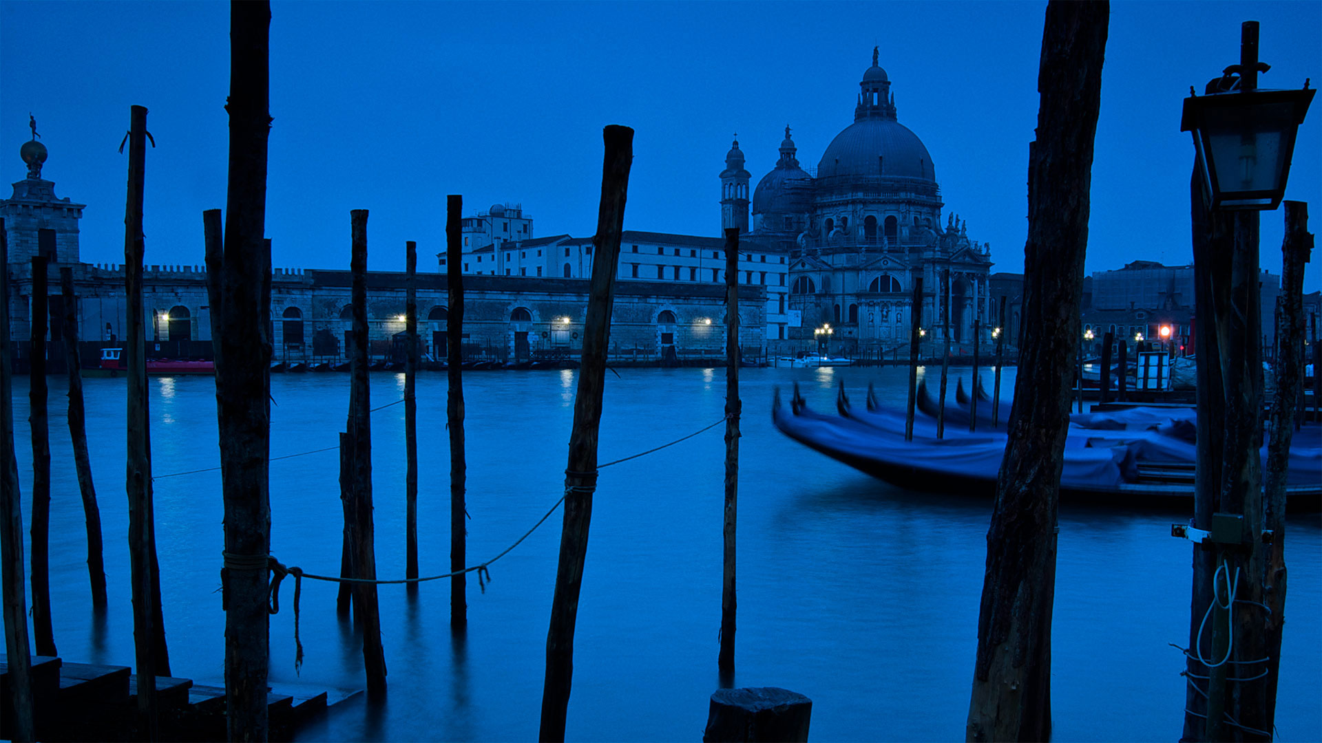 The Grand Canal and Basilica di Santa Maria della Salute in Venice, Italy - Jim Richardson/Offset by Shutterstock)